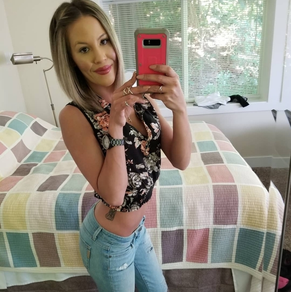 Meet your Posher, Jenna - Picture 3 of 16